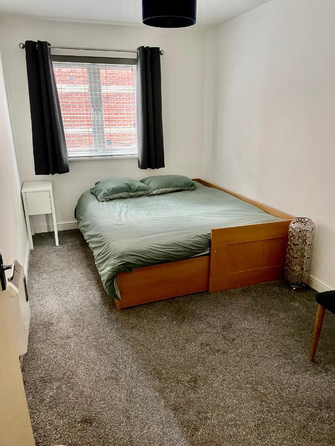 Large 2 Bedroom Apartment, 4 Beds One 1 En-Suite, Free Parking Nr Chelt Elmore And Quays Gloucester Exteriör bild